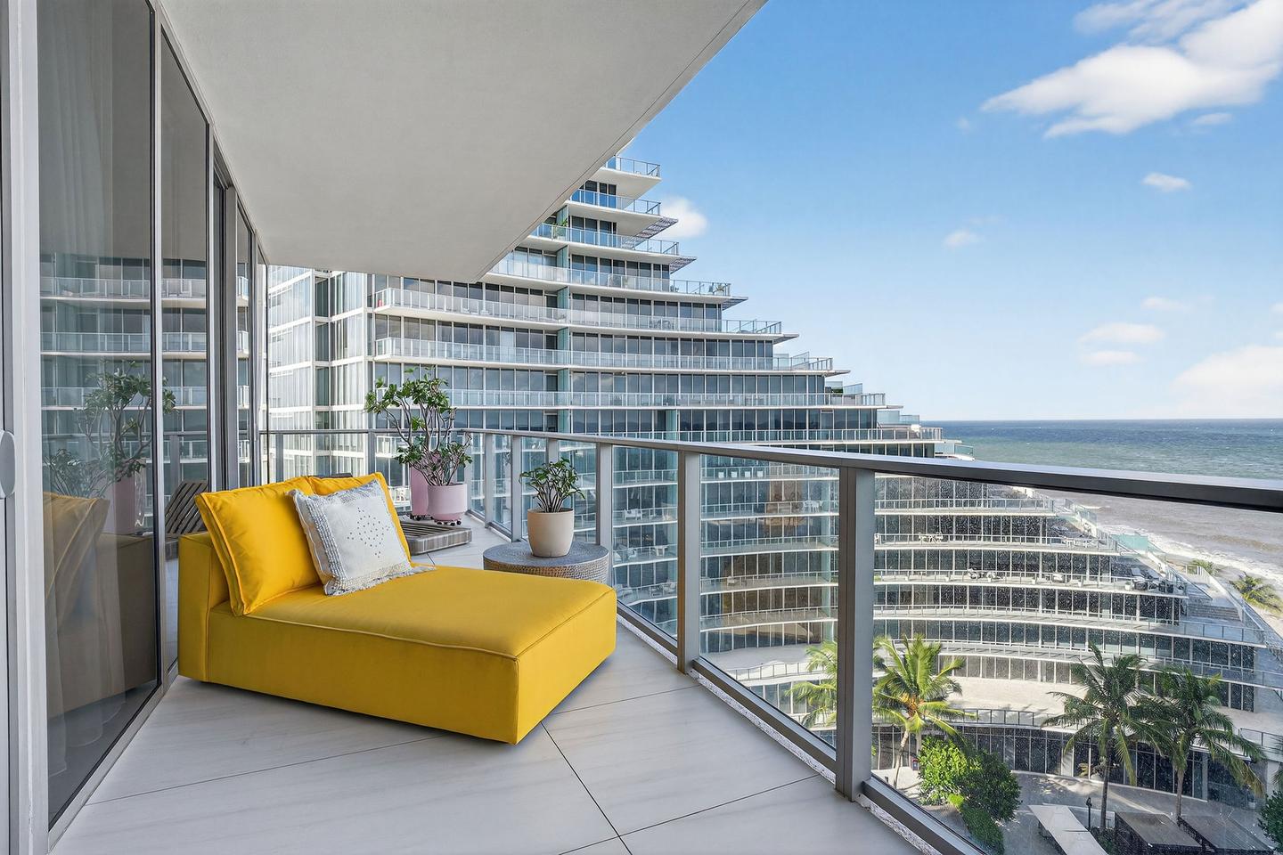 Outdoor lounge on the wraparound terrace
