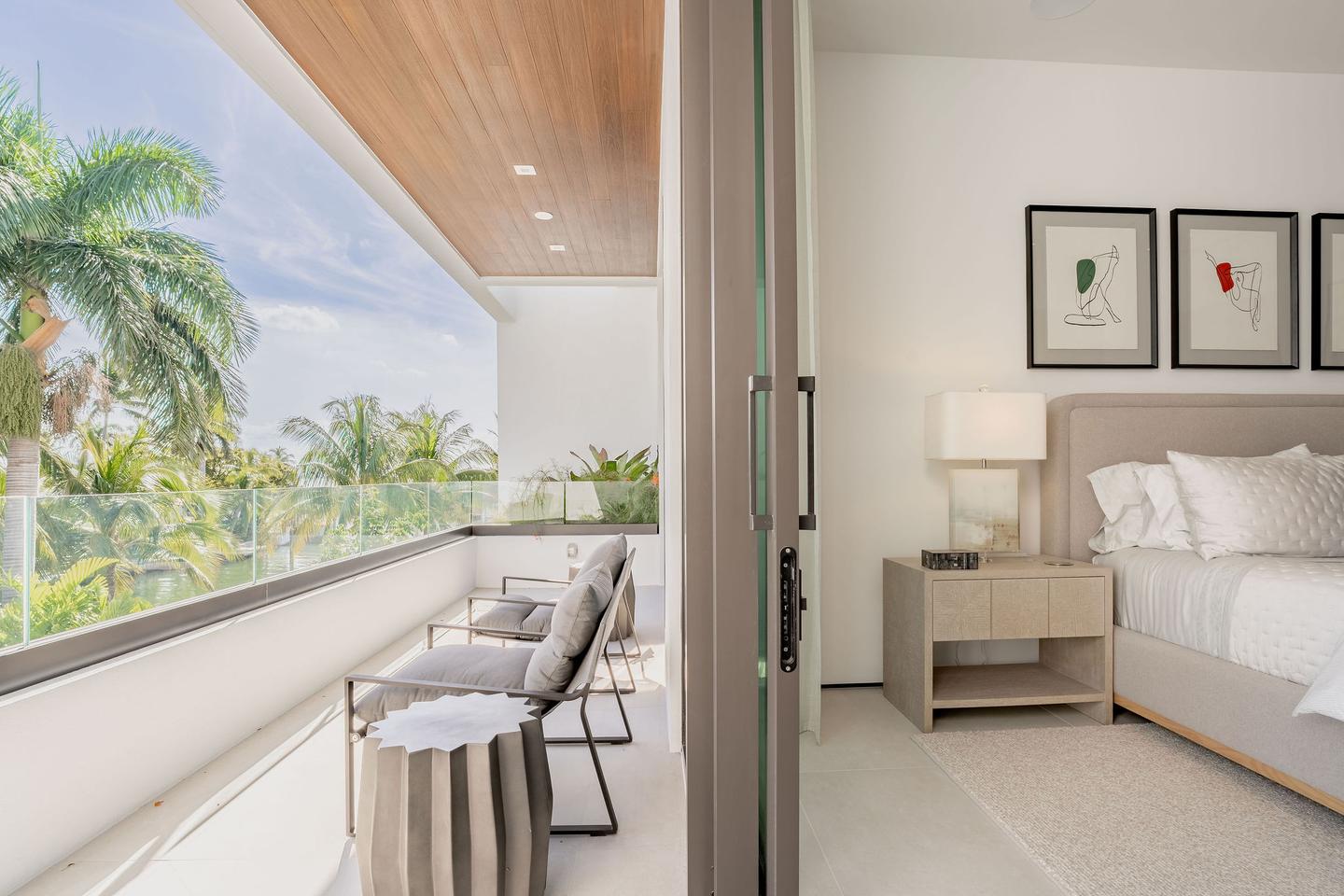 Guest bedroom