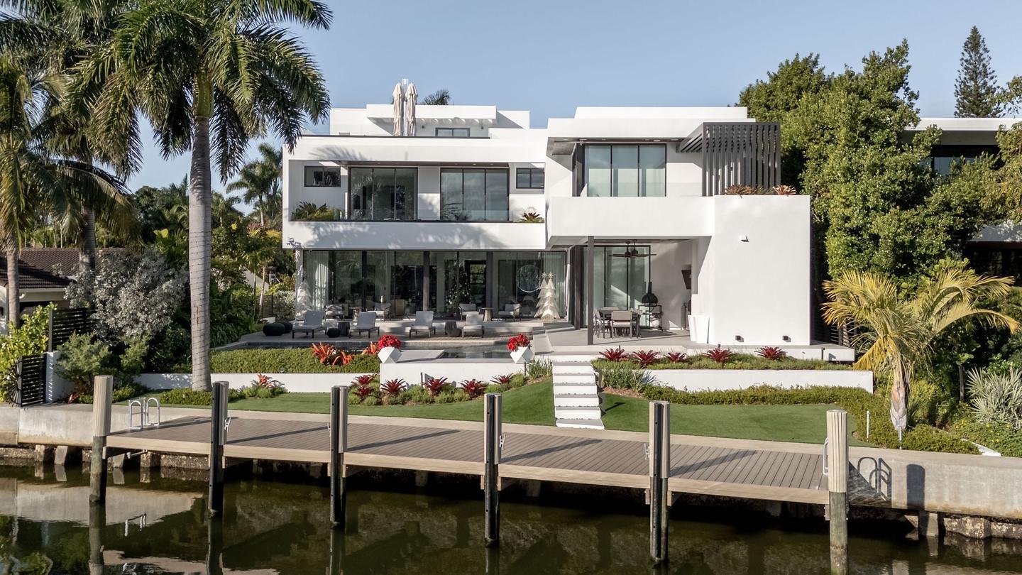 7325 Waterfront Residence