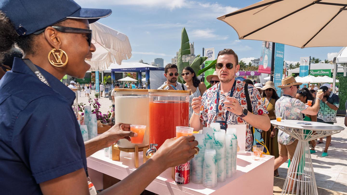 Live beverage service to attendees